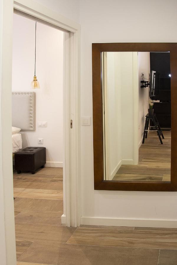 Apartsuite B&R Triana Arellano Севілья Екстер'єр фото